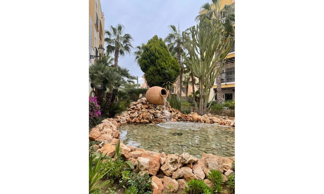 Használt Ingatlanok - Tetőtéri lakás -
Torrevieja - Los Frutales