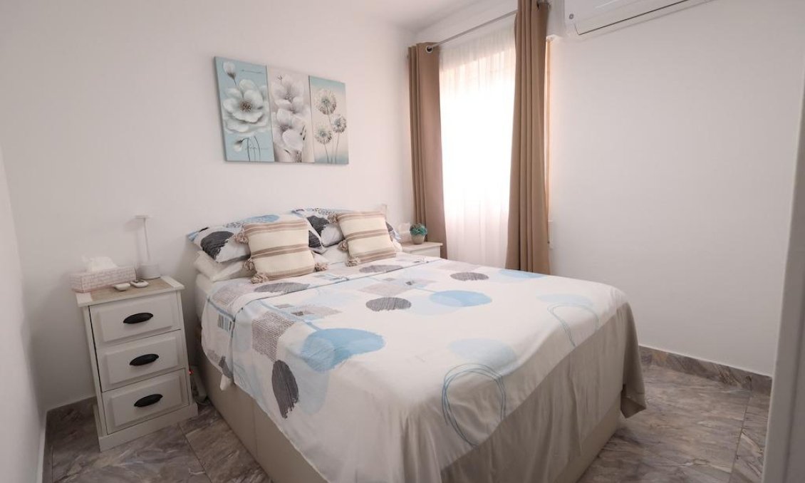 Használt Ingatlanok - Bungaló -
Torrevieja - Costa Blanca