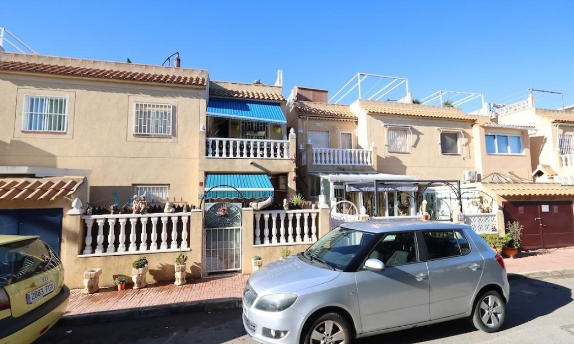 Használt Ingatlanok - Bungaló -
Torrevieja - Costa Blanca