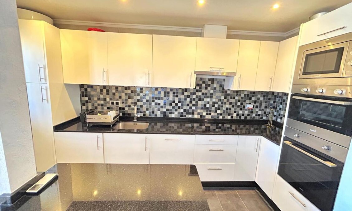 Használt Ingatlanok - Sorház -
Villamartin - Costa Blanca