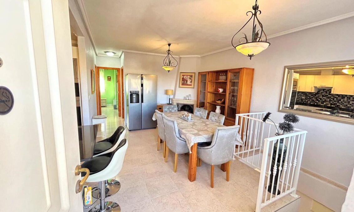 Használt Ingatlanok - Sorház -
Villamartin - Costa Blanca