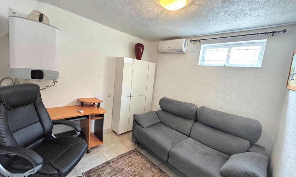 Használt Ingatlanok - Sorház -
Villamartin - Costa Blanca