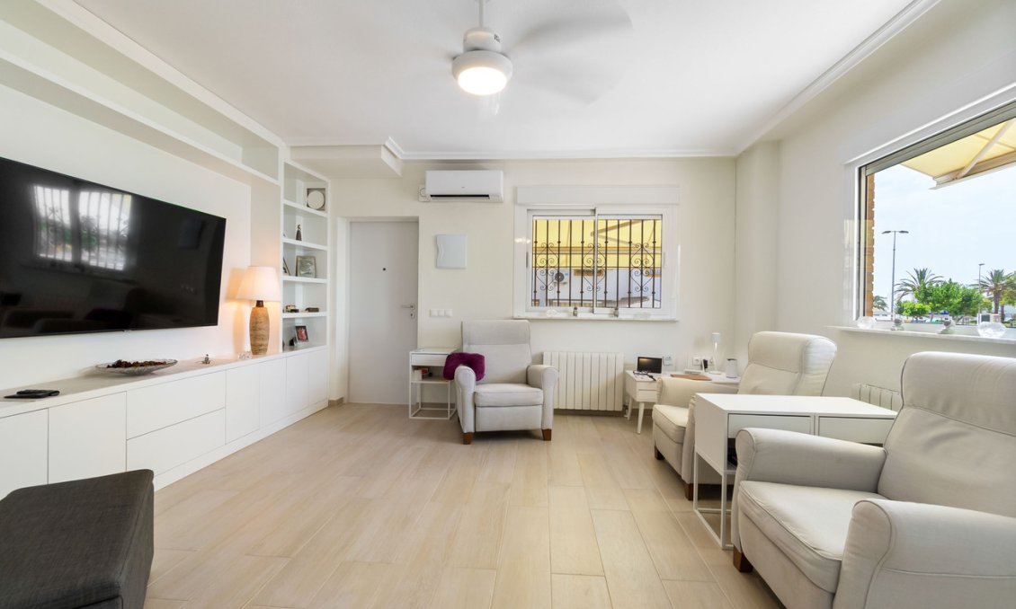 Resale - Villa -
Torre de la Horadada - Costa Blanca