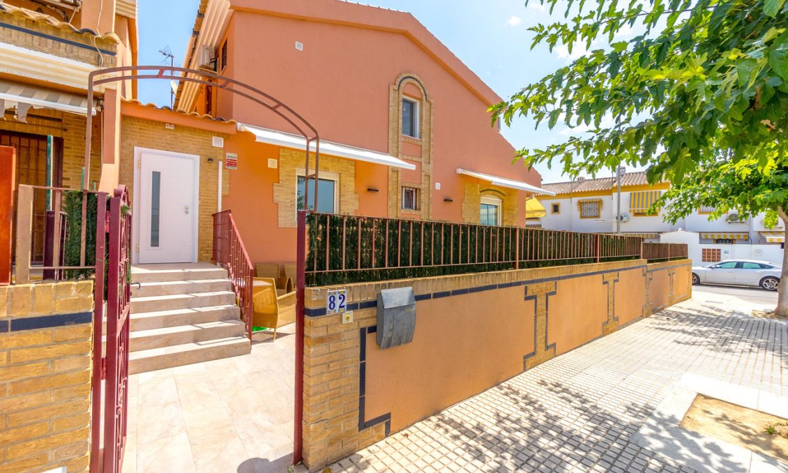 Resale - Villa -
Torre de la Horadada - Costa Blanca