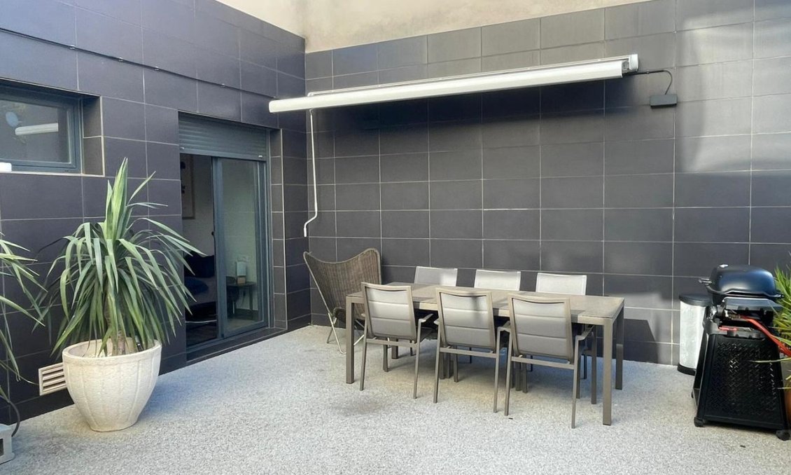 Használt Ingatlanok - Villa -
Villamartin - Costa Blanca