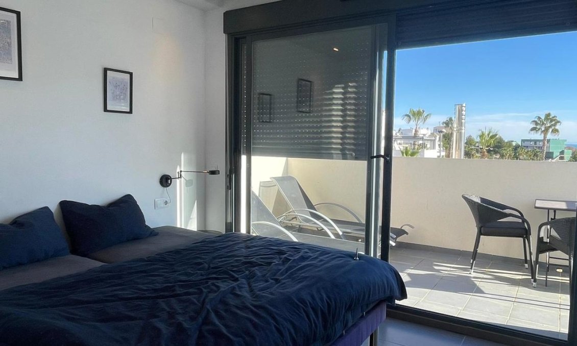 Használt Ingatlanok - Villa -
Villamartin - Costa Blanca