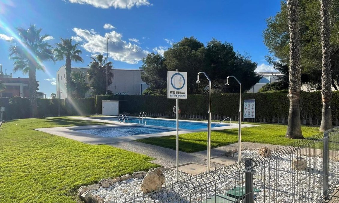 Használt Ingatlanok - Villa -
Villamartin - Costa Blanca