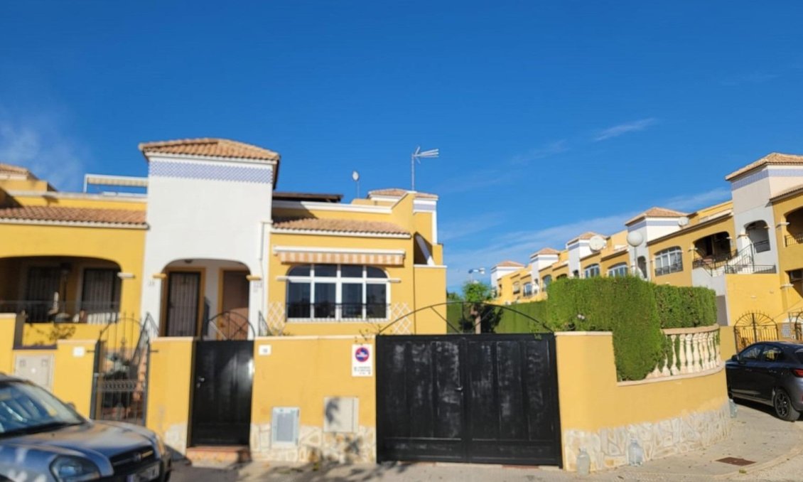 Resale - Town House -
Los Montesinos - Los Montesinos - Urb. La Herrada