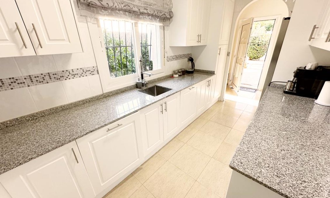 Használt Ingatlanok - Villa -
Lo Santiago - Inland