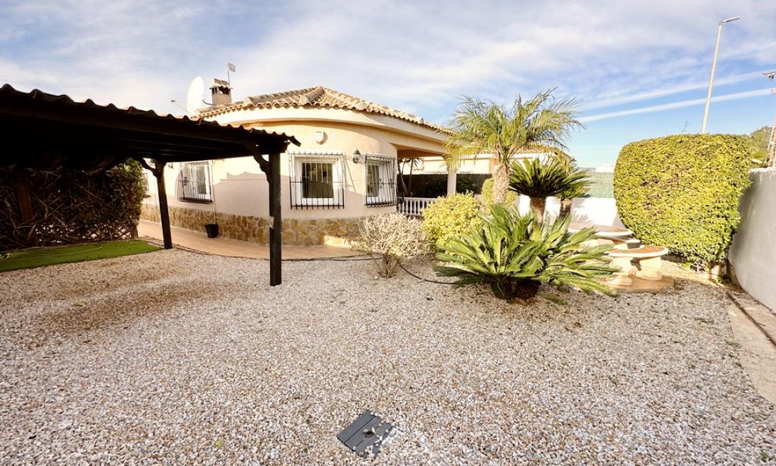 Használt Ingatlanok - Villa -
Lo Santiago - Inland