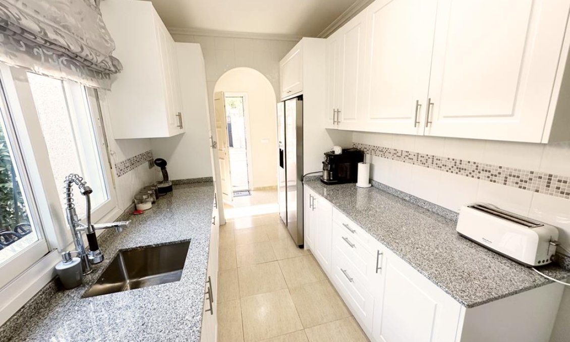 Használt Ingatlanok - Villa -
Lo Santiago - Inland