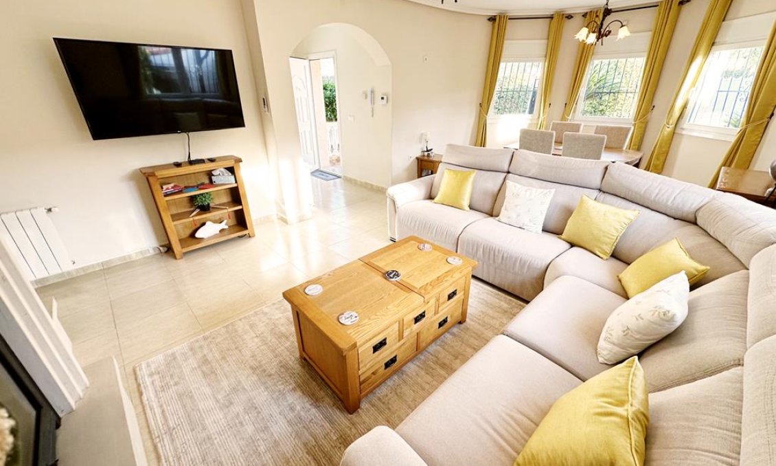 Használt Ingatlanok - Villa -
Lo Santiago - Inland