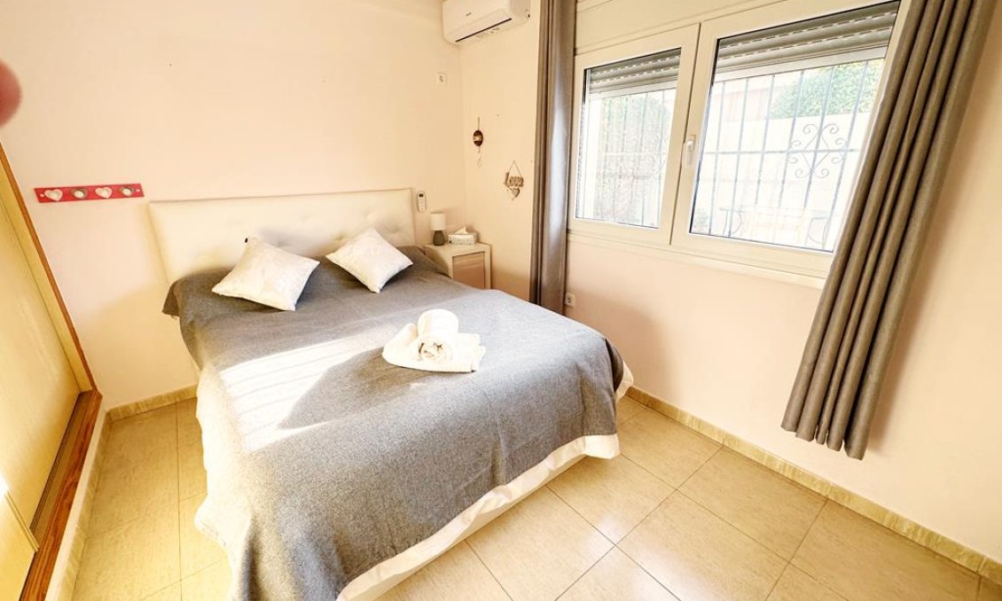 Használt Ingatlanok - Villa -
Lo Santiago - Inland