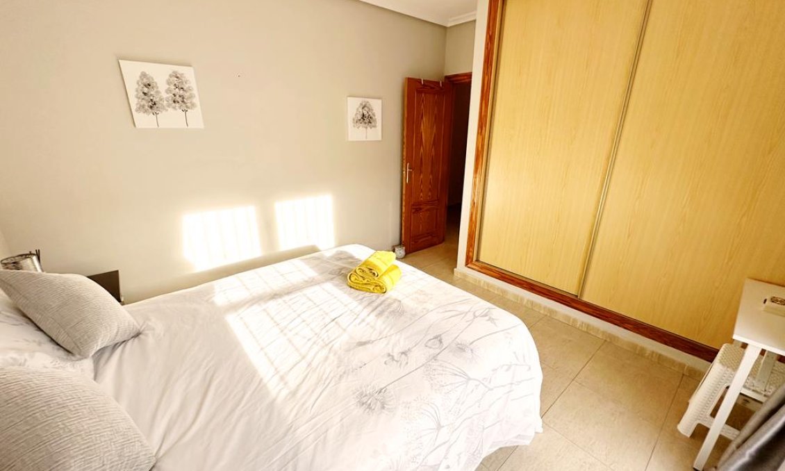 Használt Ingatlanok - Villa -
Lo Santiago - Inland