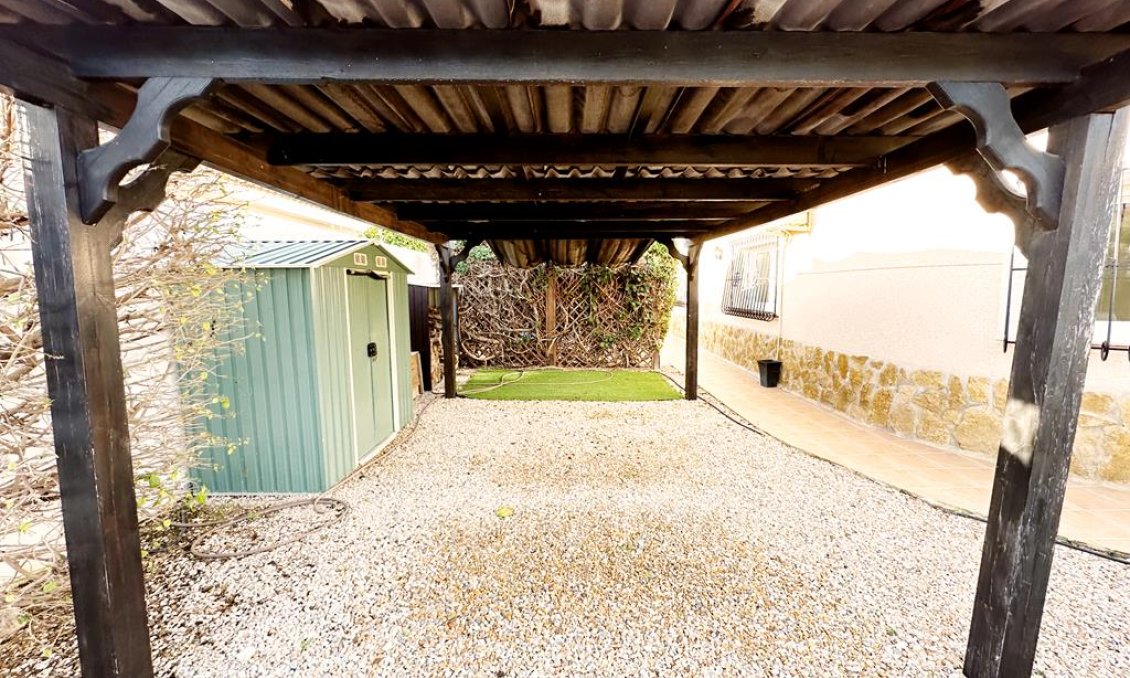 Használt Ingatlanok - Villa -
Lo Santiago - Inland