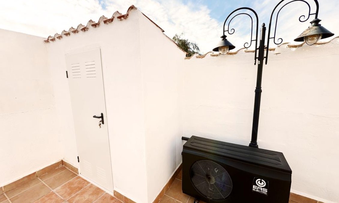 Használt Ingatlanok - Villa -
Lo Santiago - Inland