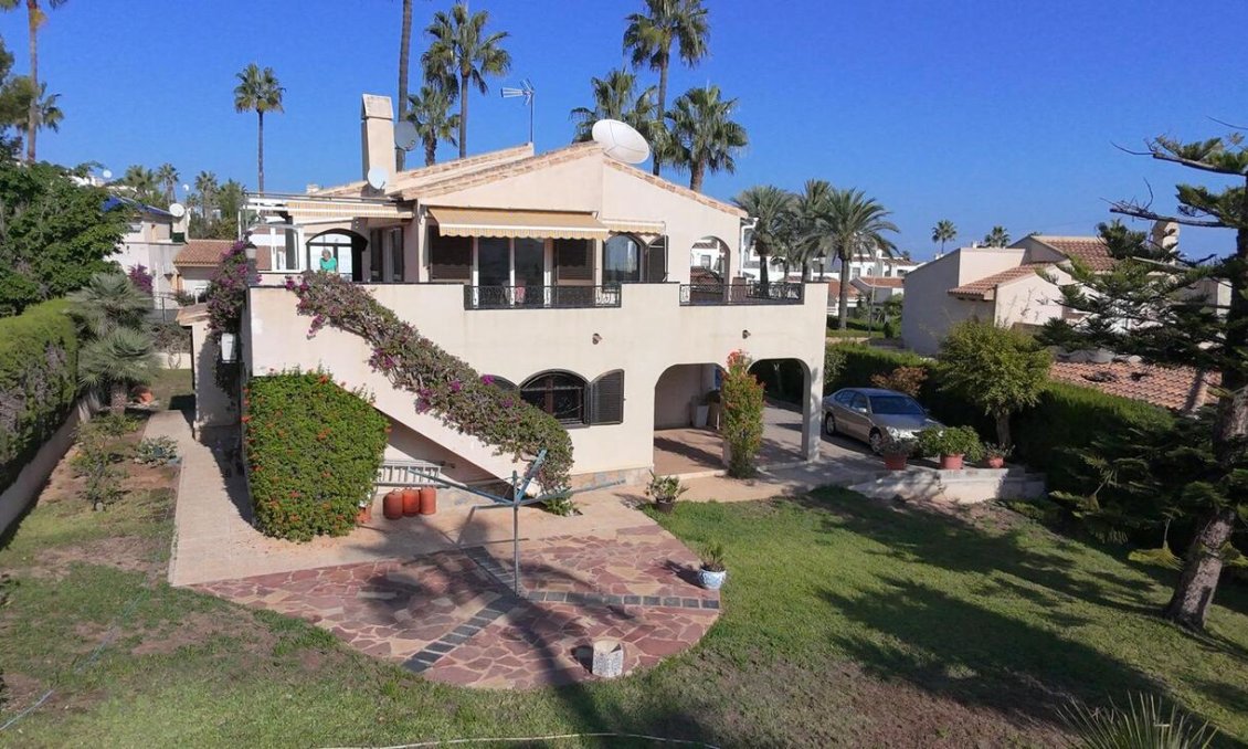 Wiederverkauf - Villa -
Villamartin - Costa Blanca