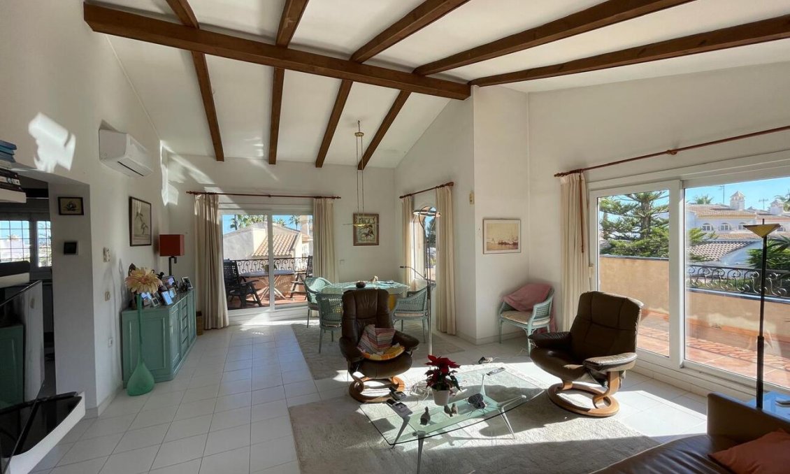 Wiederverkauf - Villa -
Villamartin - Costa Blanca