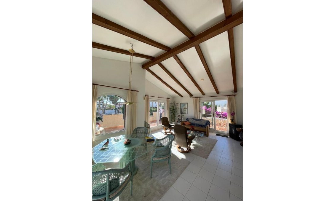 Wiederverkauf - Villa -
Villamartin - Costa Blanca