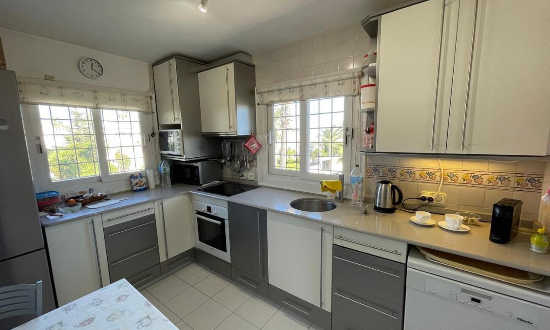 Wiederverkauf - Villa -
Villamartin - Costa Blanca