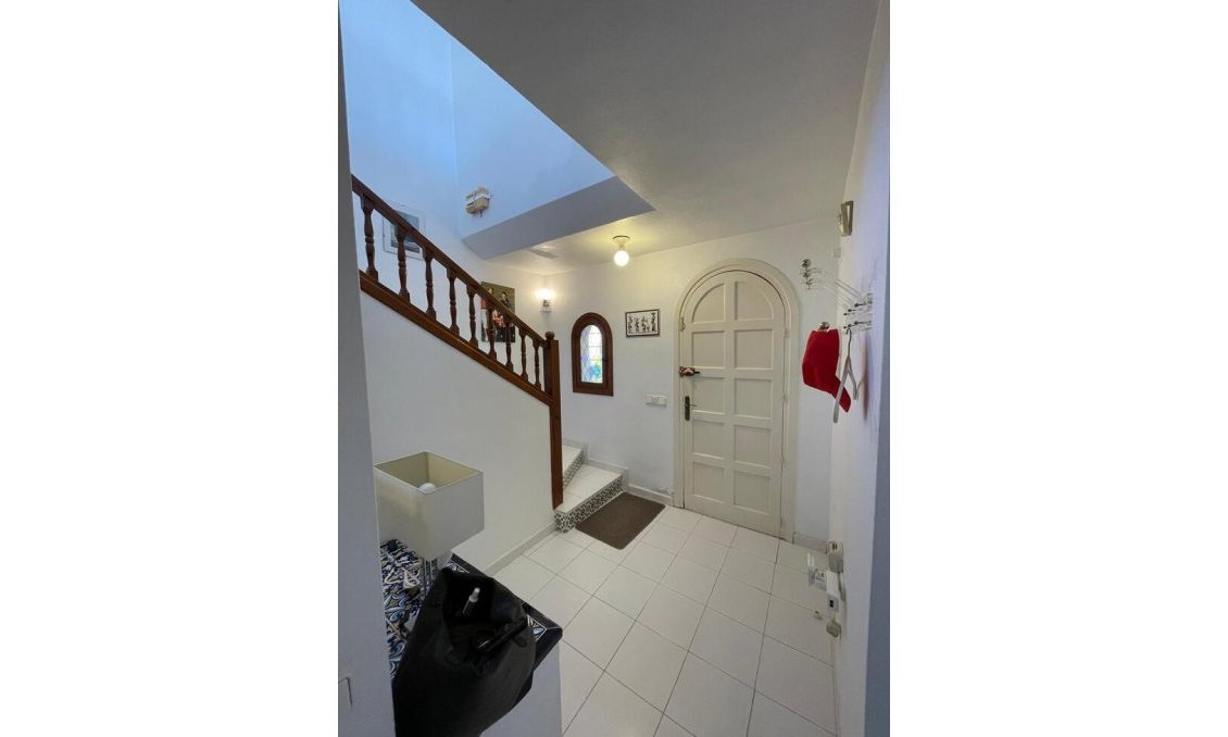 Wiederverkauf - Villa -
Villamartin - Costa Blanca