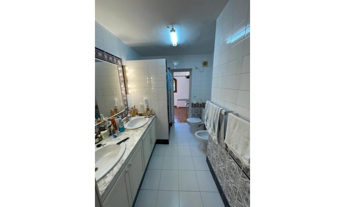 Wiederverkauf - Villa -
Villamartin - Costa Blanca