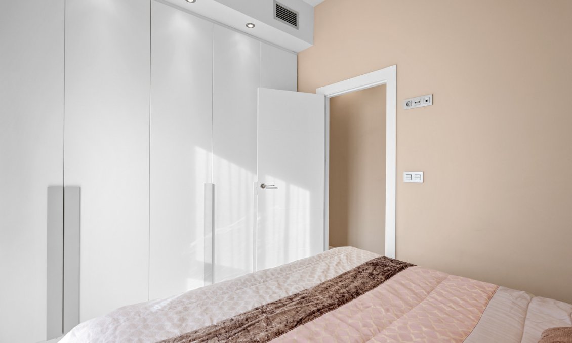 Segunda mano - Villa -
Villamartin - Costa Blanca