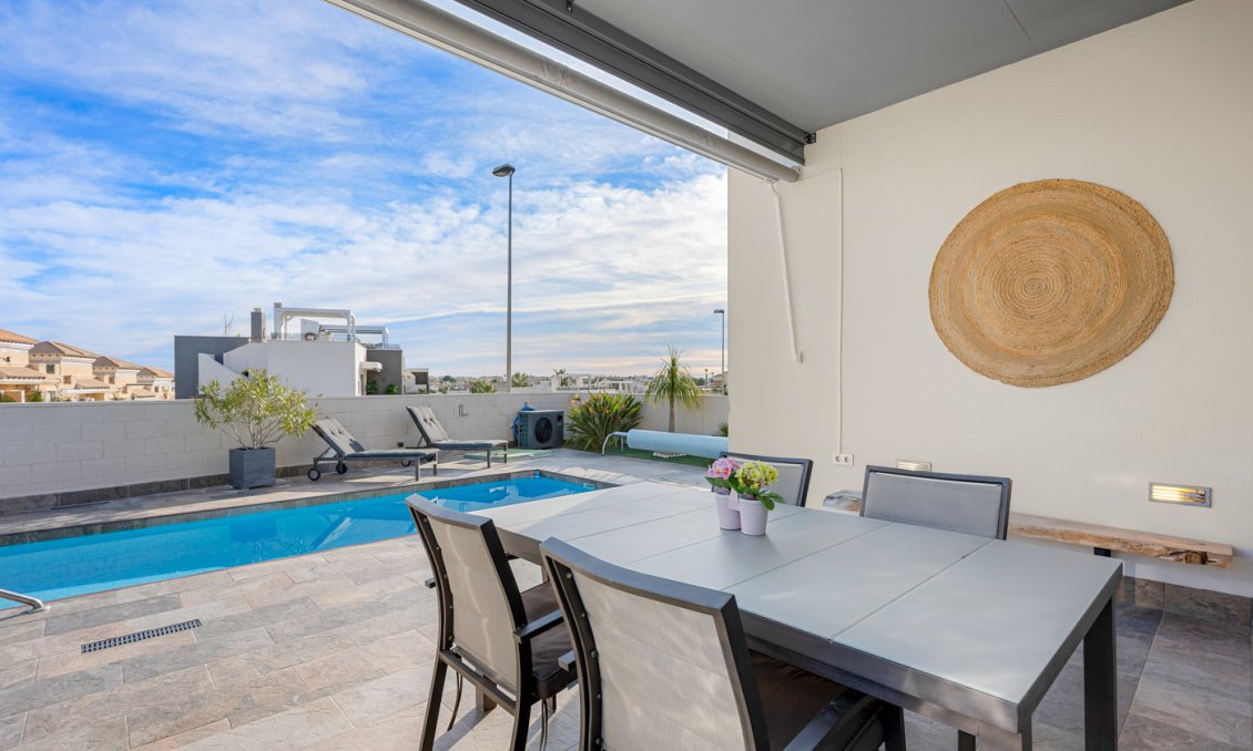 Segunda mano - Villa -
Villamartin - Costa Blanca