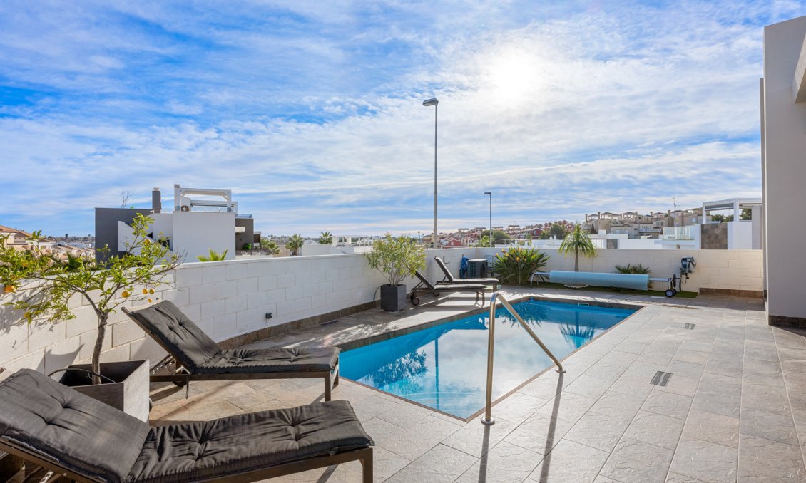 Segunda mano - Villa -
Villamartin - Costa Blanca