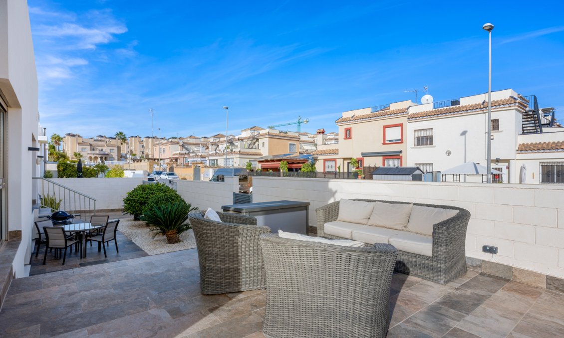 Segunda mano - Villa -
Villamartin - Costa Blanca