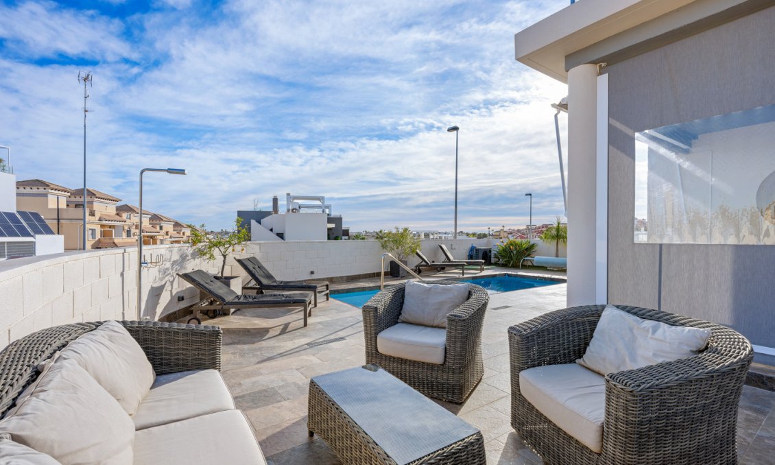 Segunda mano - Villa -
Villamartin - Costa Blanca