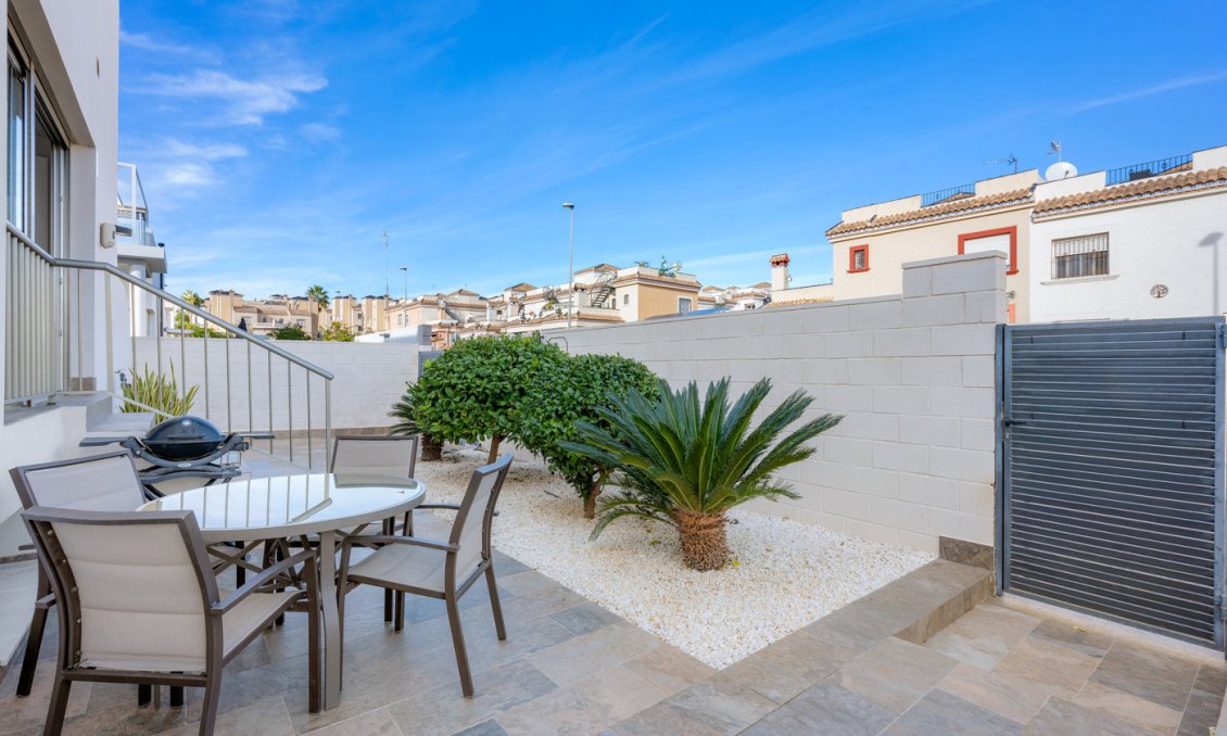 Segunda mano - Villa -
Villamartin - Costa Blanca