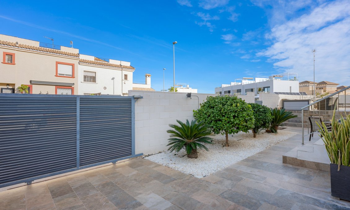 Segunda mano - Villa -
Villamartin - Costa Blanca