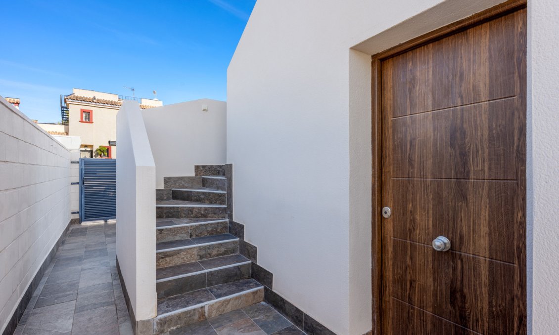 Segunda mano - Villa -
Villamartin - Costa Blanca