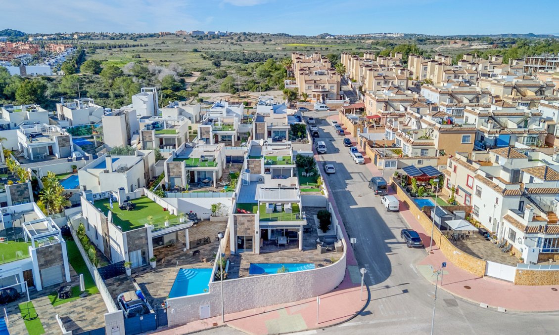 Segunda mano - Villa -
Villamartin - Costa Blanca