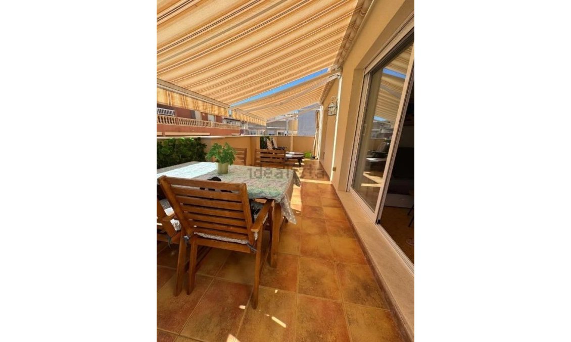 Használt Ingatlanok - Tetőtéri lakás -
Torrevieja - La Mata