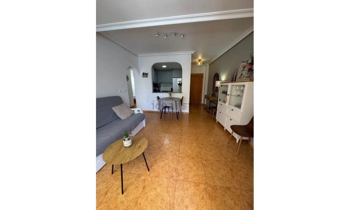 Használt Ingatlanok - Tetőtéri lakás -
Torrevieja - La Mata