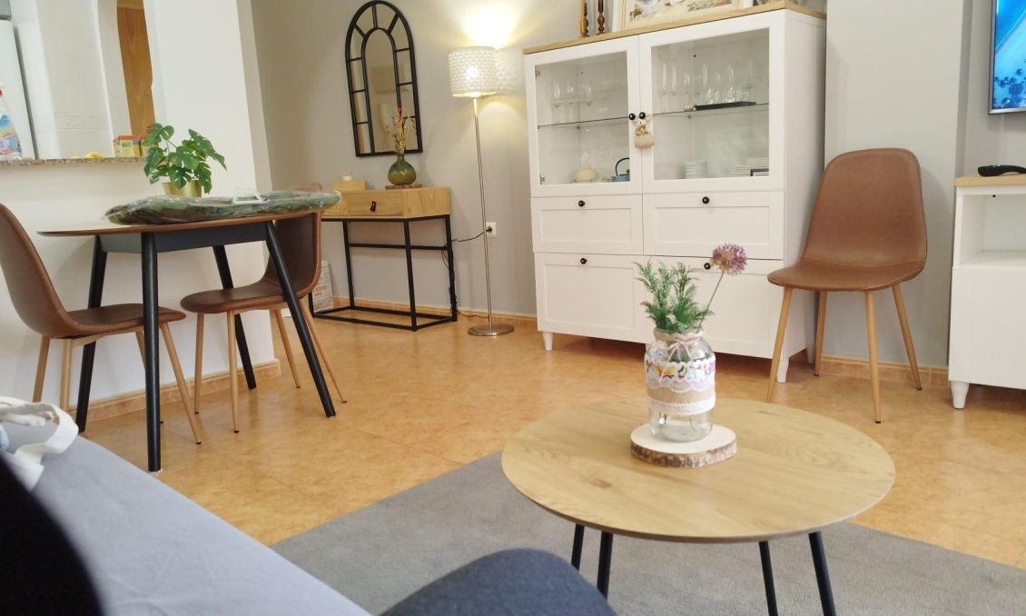 Használt Ingatlanok - Tetőtéri lakás -
Torrevieja - La Mata