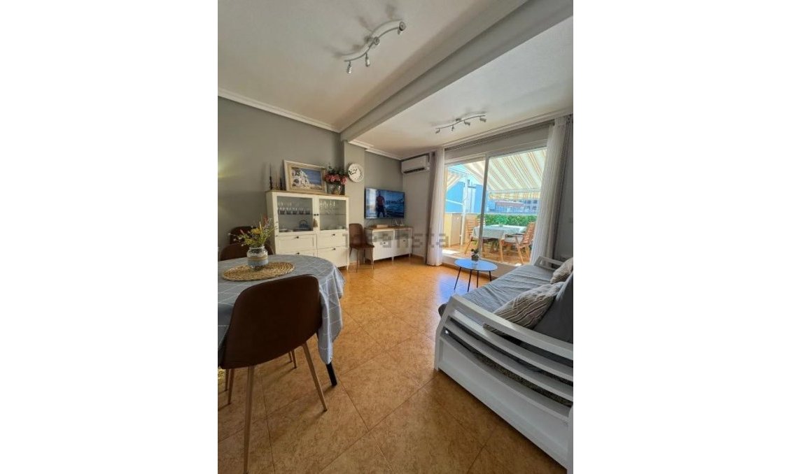 Használt Ingatlanok - Tetőtéri lakás -
Torrevieja - La Mata