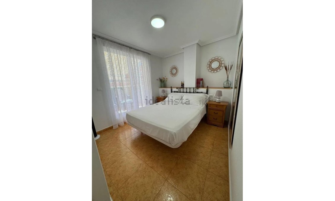 Használt Ingatlanok - Tetőtéri lakás -
Torrevieja - La Mata