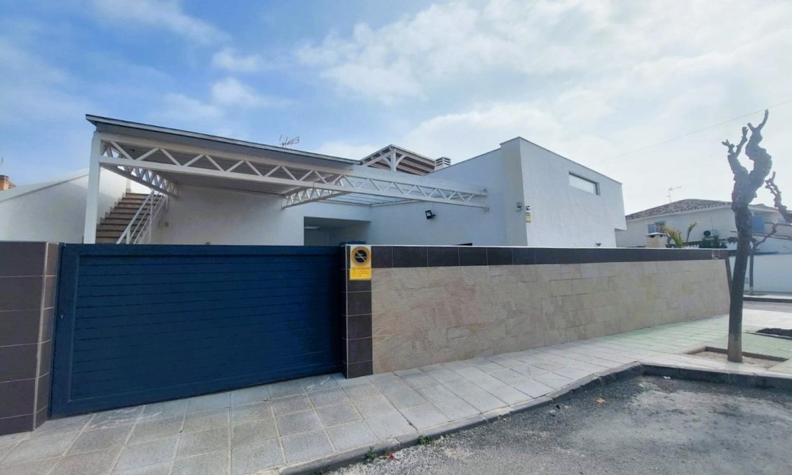 Wiederverkauf - Villa -
Pilar de la Horadada - Costa Blanca