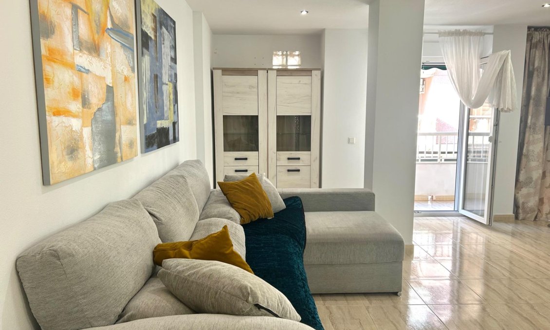 Használt Ingatlanok - Apartman -
Torrevieja - Playa del Cura