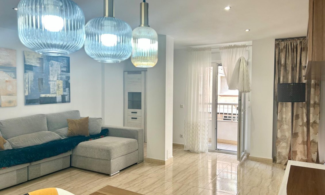 Használt Ingatlanok - Apartman -
Torrevieja - Playa del Cura