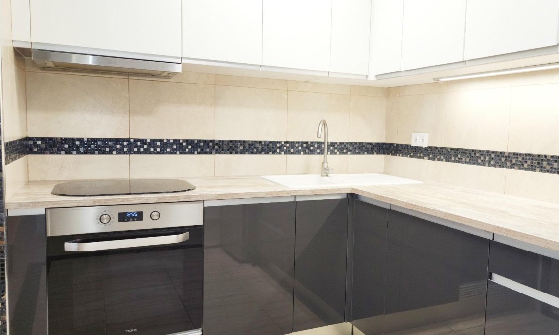 Használt Ingatlanok - Apartman -
Torrevieja - Playa del Cura