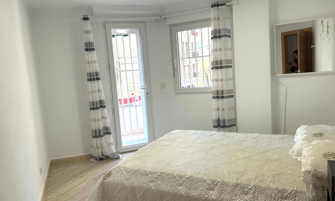 Használt Ingatlanok - Apartman -
Torrevieja - Playa del Cura