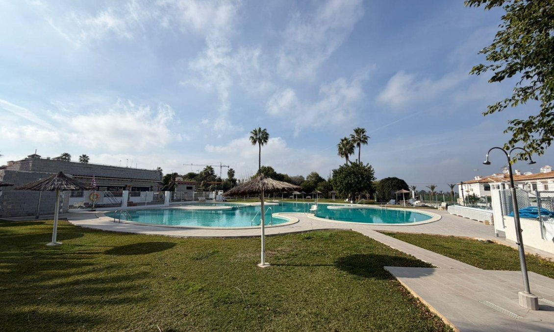 Segunda mano - Bungalow -
Torrevieja - Los Balcones