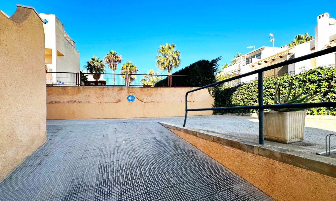 Segunda mano - Apartamento -
Orihuela Costa - Costa Blanca