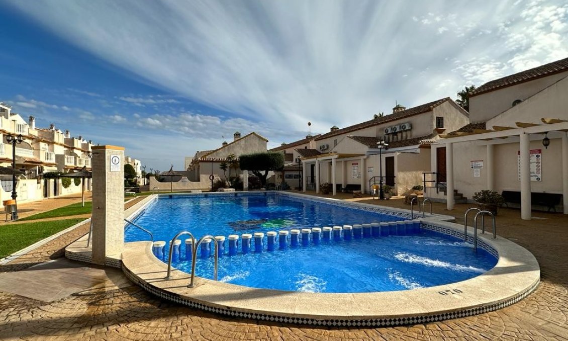 Segunda mano - Apartamento -
Orihuela Costa - Costa Blanca