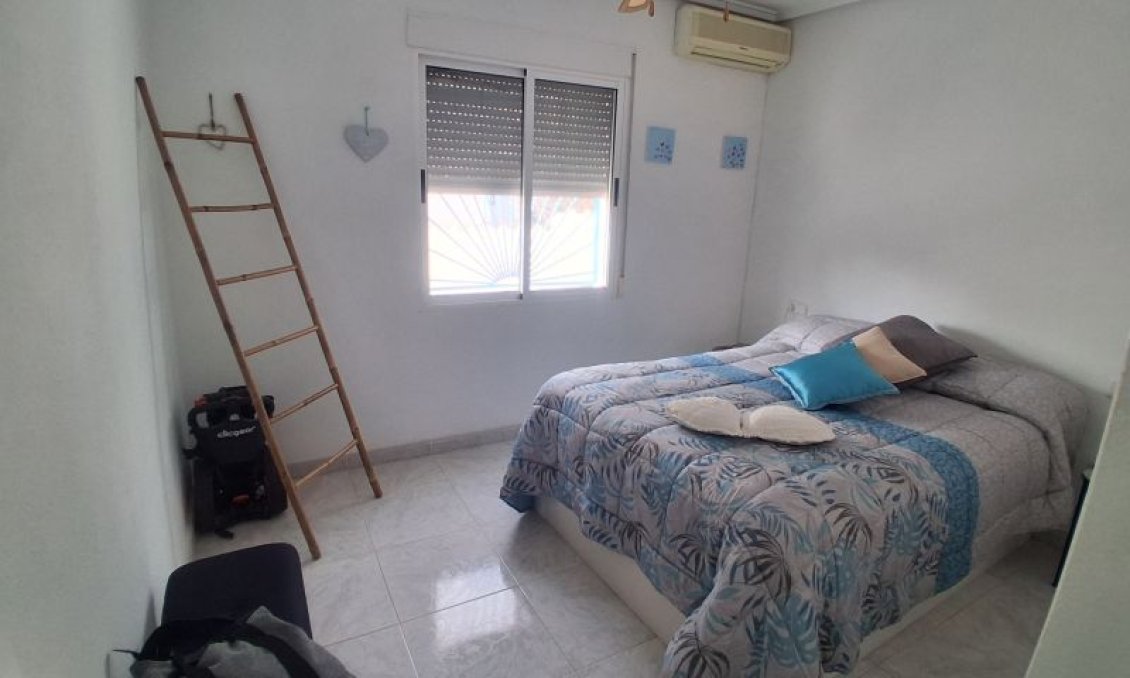 Segunda mano - Villa -
Rojales - Inland