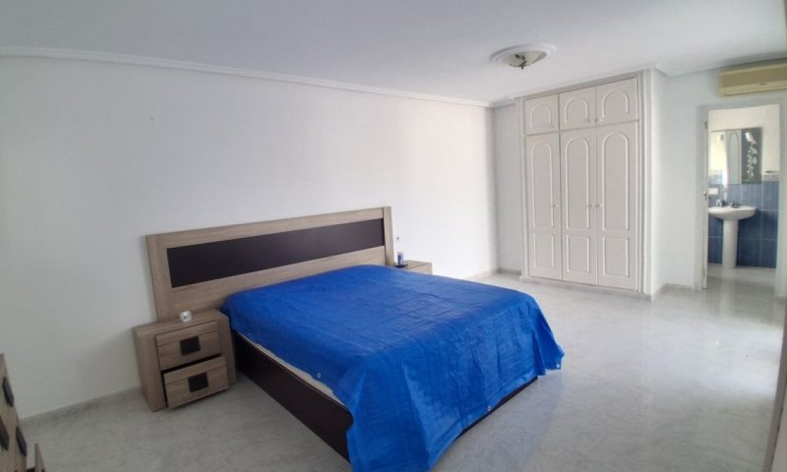 Segunda mano - Villa -
Rojales - Inland